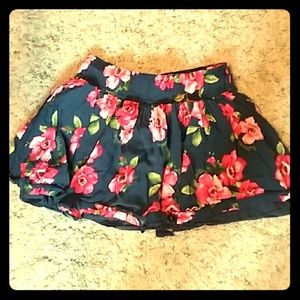 Hollister short skirt